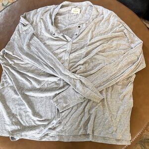 Offline slightly distressed flowy top